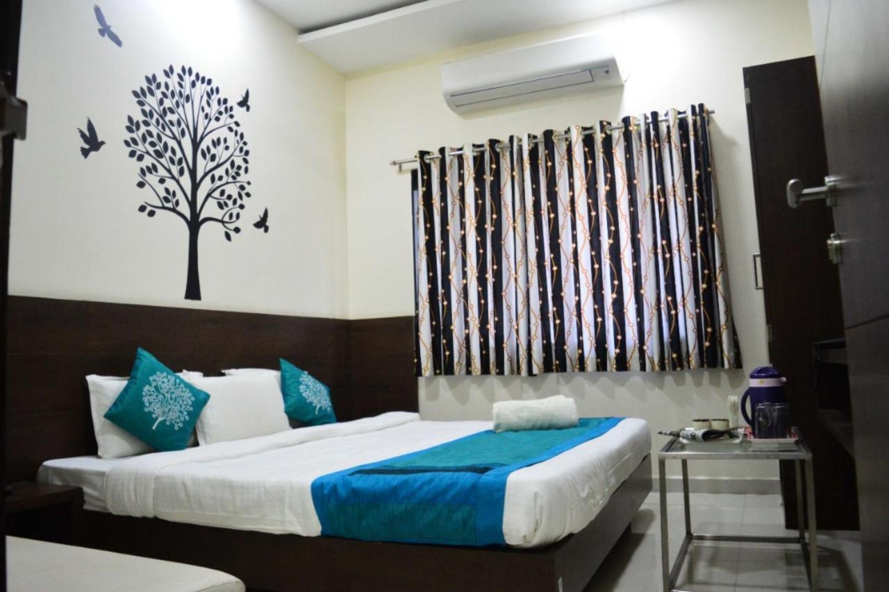 Hotel Satyug Ujjain Exterior foto
