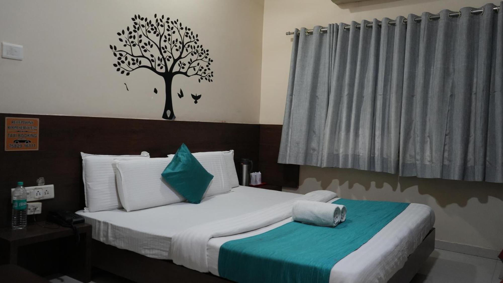 Hotel Satyug Ujjain Exterior foto