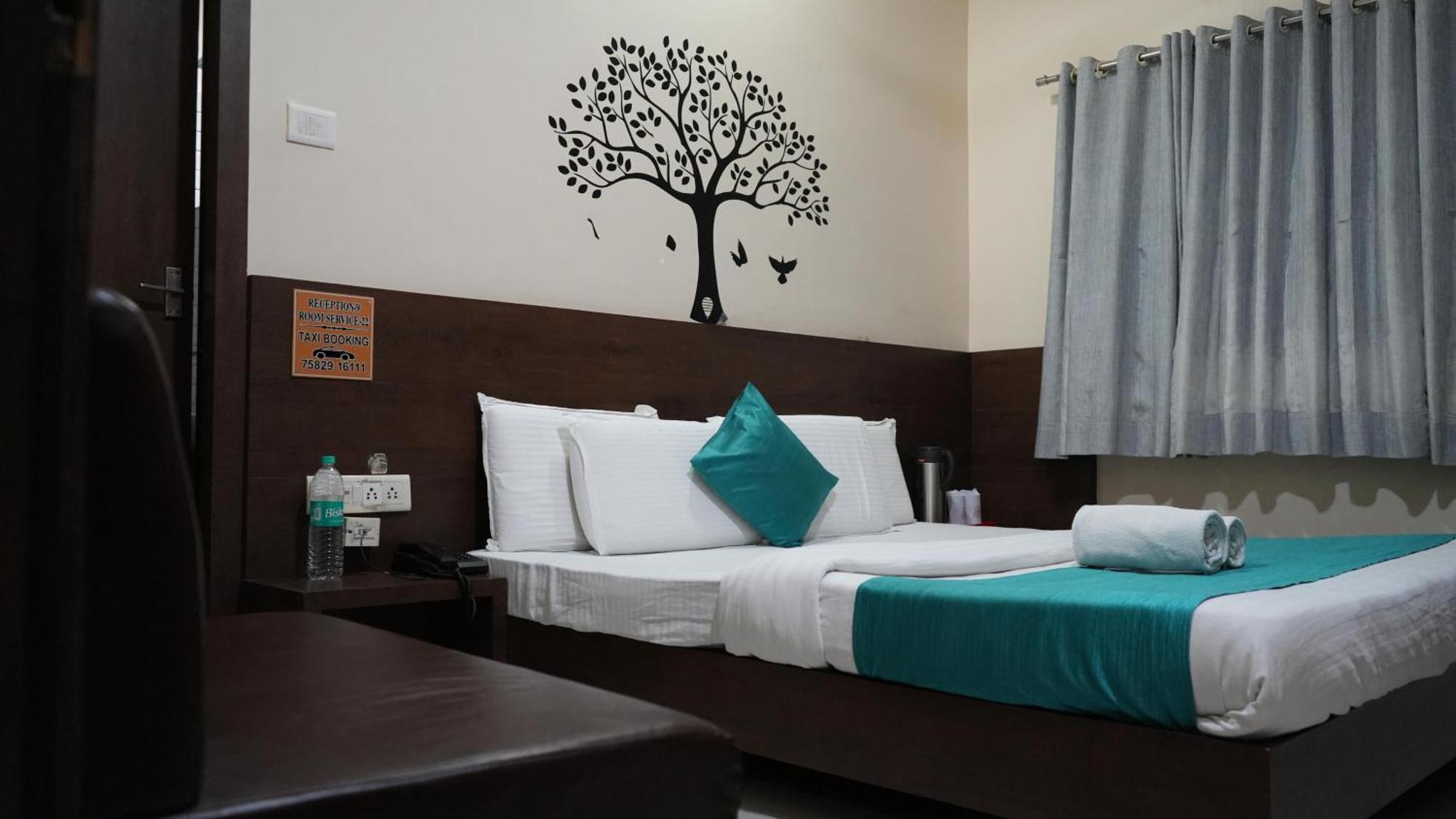 Hotel Satyug Ujjain Exterior foto