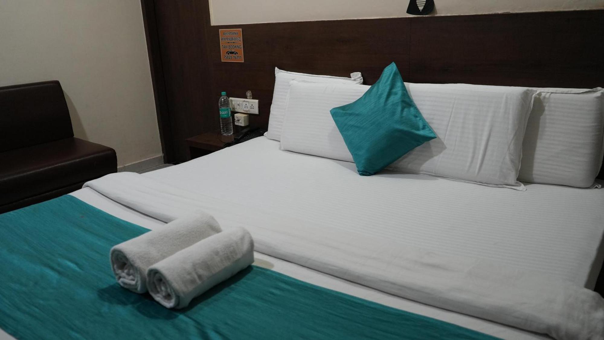 Hotel Satyug Ujjain Exterior foto